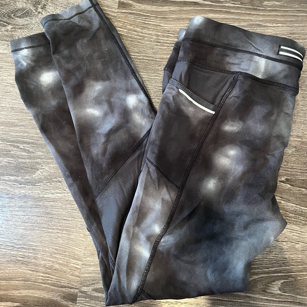 Grey Pattern Athleta Leggings-Medium